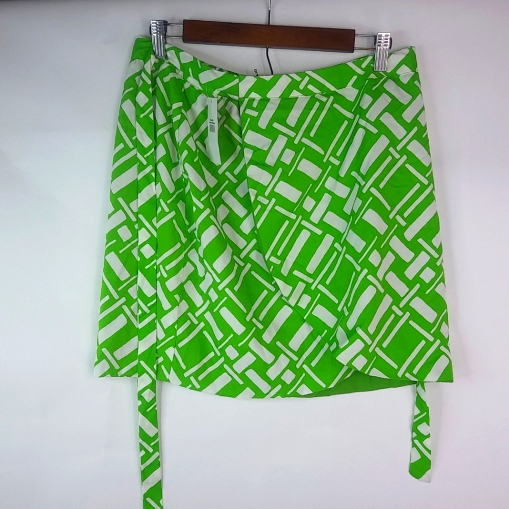 Green Geometric Mini Skirt